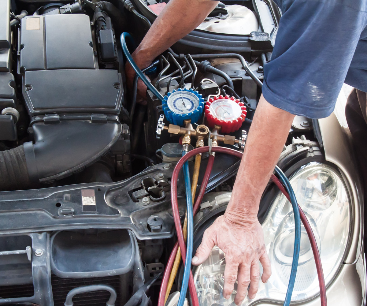 Como saber cuando recargar la carga del aire acondicionado del coche